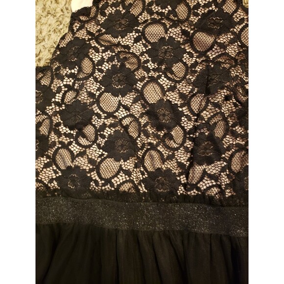 SPEECHLESS DRESS JUNIOR SIZE LARGE BLACK SCALLOPED LACE TULLE FLESH LINING - Picture 3 of 10